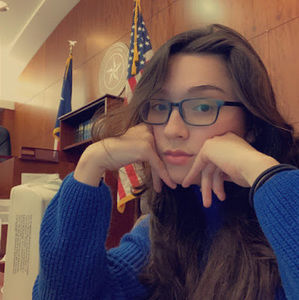 Meet your Posher, Adriana